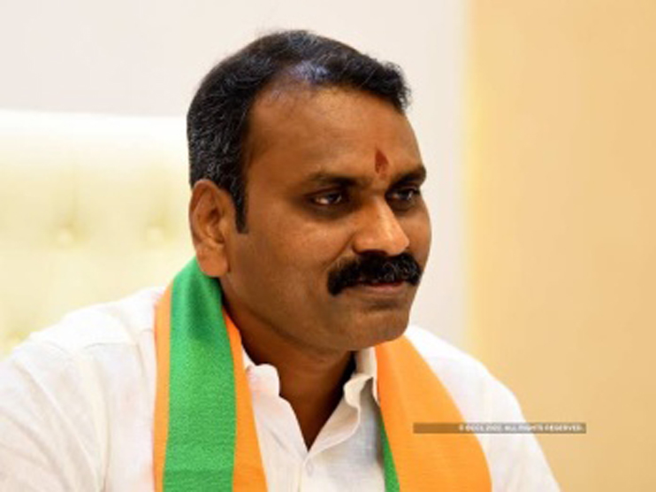 MINISTER