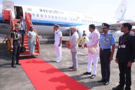 President Reviews Joint Services Guard of Honour at INS Utkrosh ...